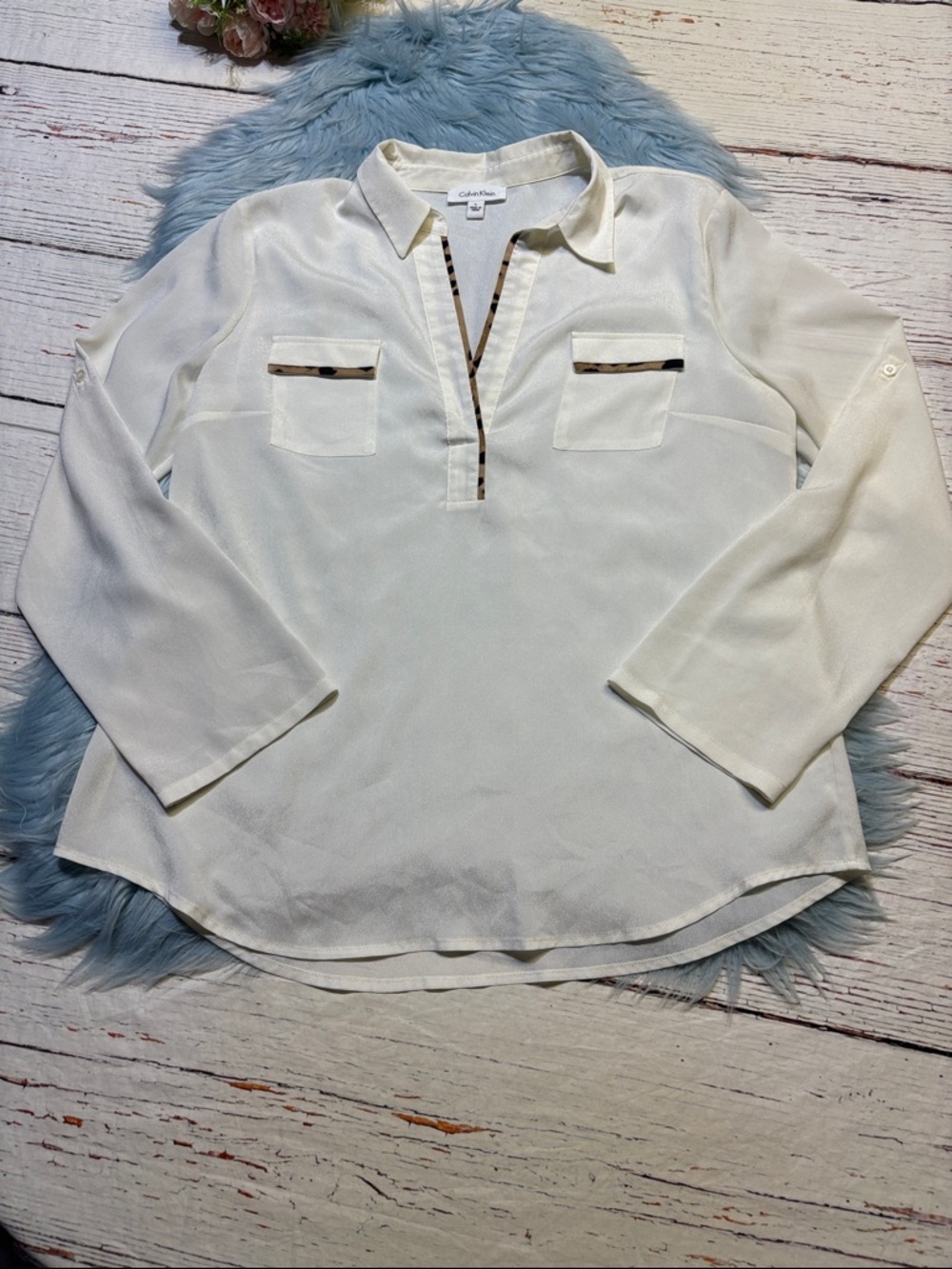 Calvin Klein Ivory Sheer Split-Neck Pocket Tunic with Cheetah Trim Sz L